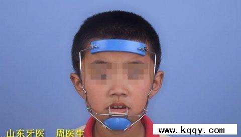 hth华体:2PM尼坤运动装扮养眼 网友:带上tiffany一起吧(图2) hth华体官方下载app